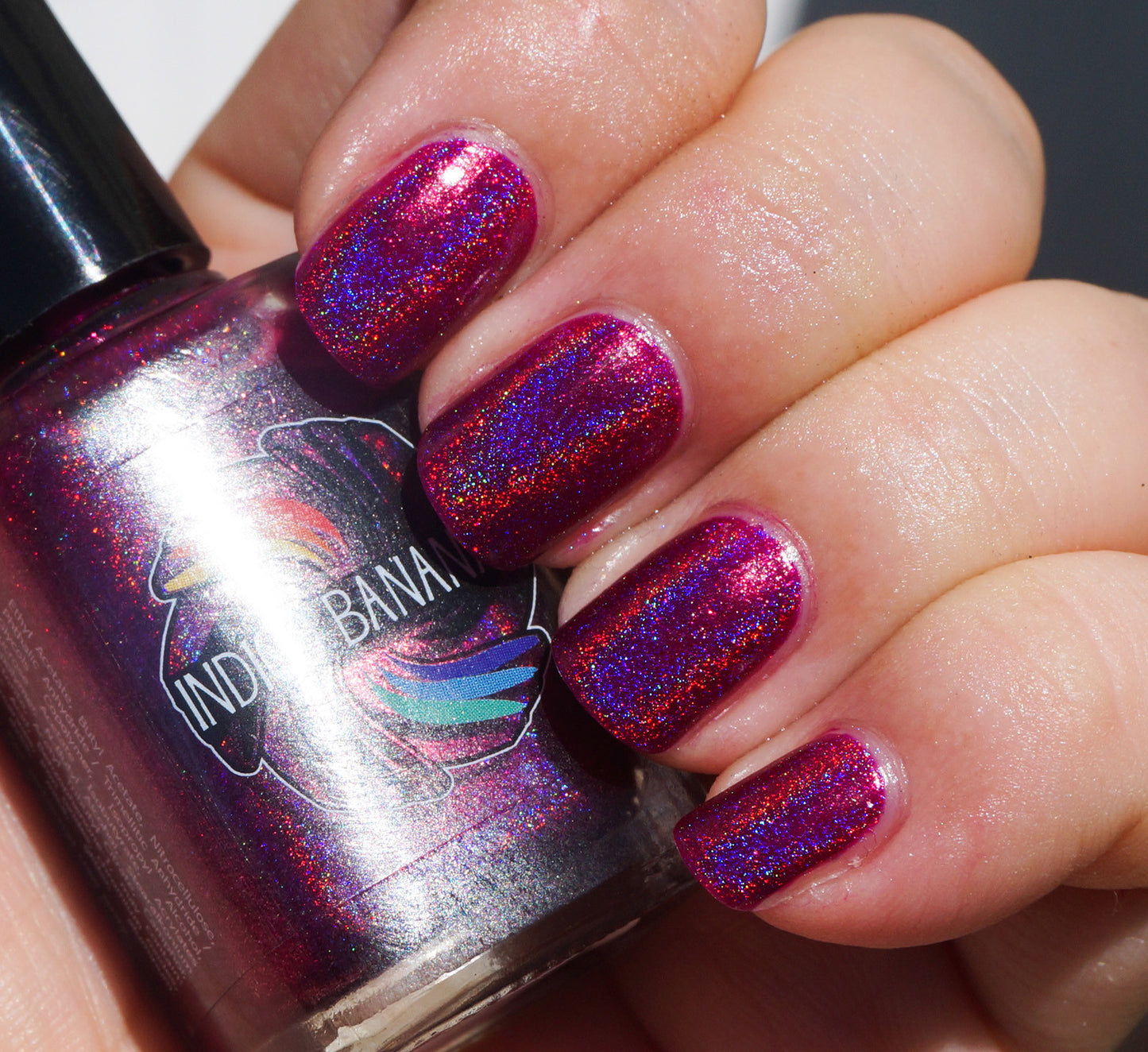 Polish of Unusual Quality (P.O.U.Q. / POUQ) - magenta linear holographic